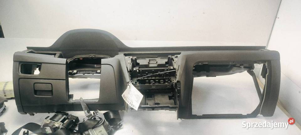 DESKA KOKPIT VOLKSWAGEN PASSAT B8 PODUSZKA PASY