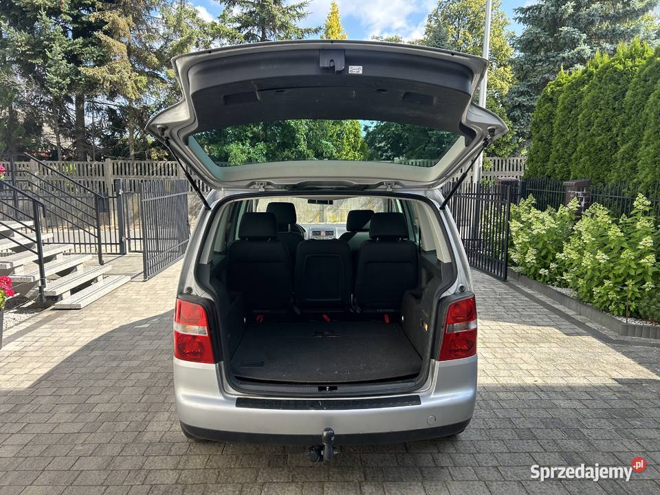 Volkswagen Touran 20 TDI Highline Climatronic Rok produkcji 2004 Ostrzeszów