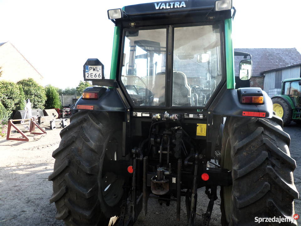 Valtra A 95 z ładowaczem STOLL Borek