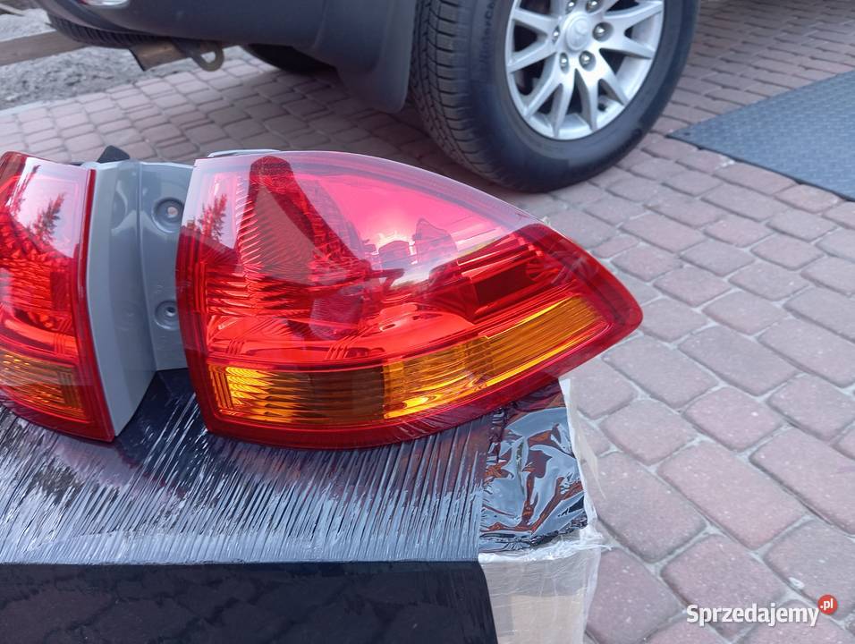 Mitsubishi Pajero SPort 2 lampy tył tylne śląskie Ruda Śląska