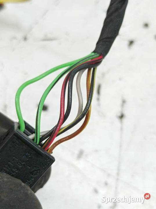 LUSTERKO PRAWE 14PIN EUROPA 2138102600 Mercedes