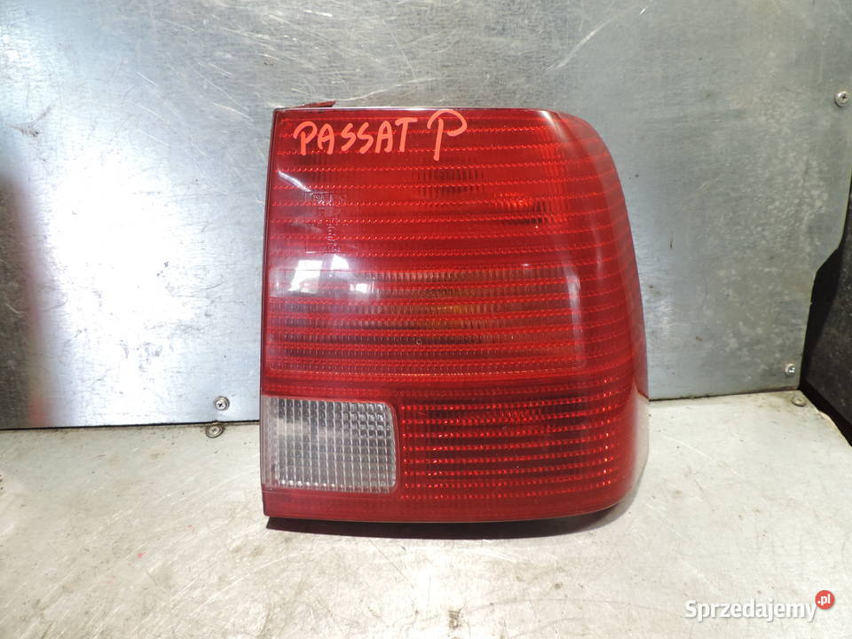 VW PASSAT B5 SEDAN LAMPA PRAWY TYŁ Nowy Sącz
