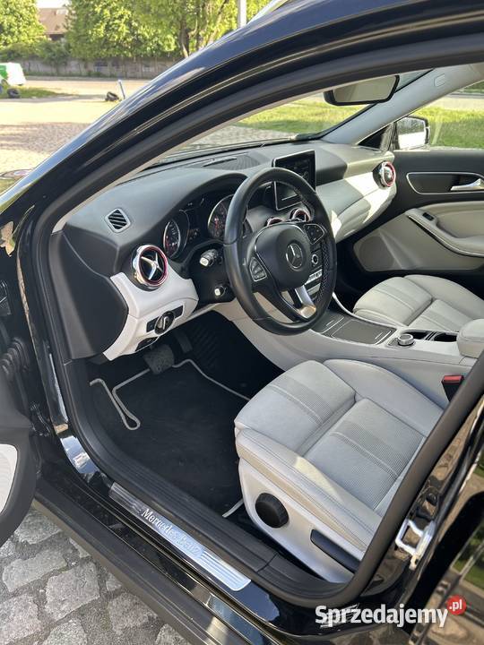 MercedesBenz GLA 180 URBAN 7GDCT Automat asystent parkowania Samochody osobowe dolnośląskie Wrocław