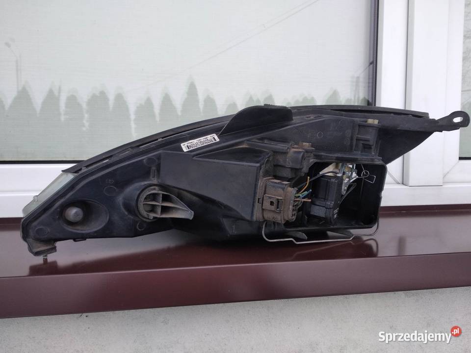 Ford Focus MK1 LIFT FL lampa przednia prawa Sieradz