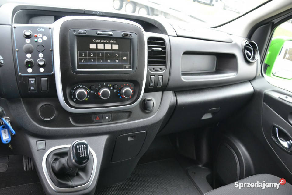 Renault Trafic 20 dci 130 ambulans karetka nosze Renault Kęty