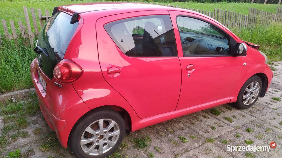 Toyota Aygo 5 drzwi 5d 2007 uszkodzona silnik Aygo