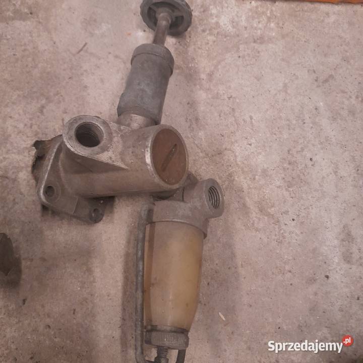 Pompka zasilająca silnik mercedes claas Lubochnia