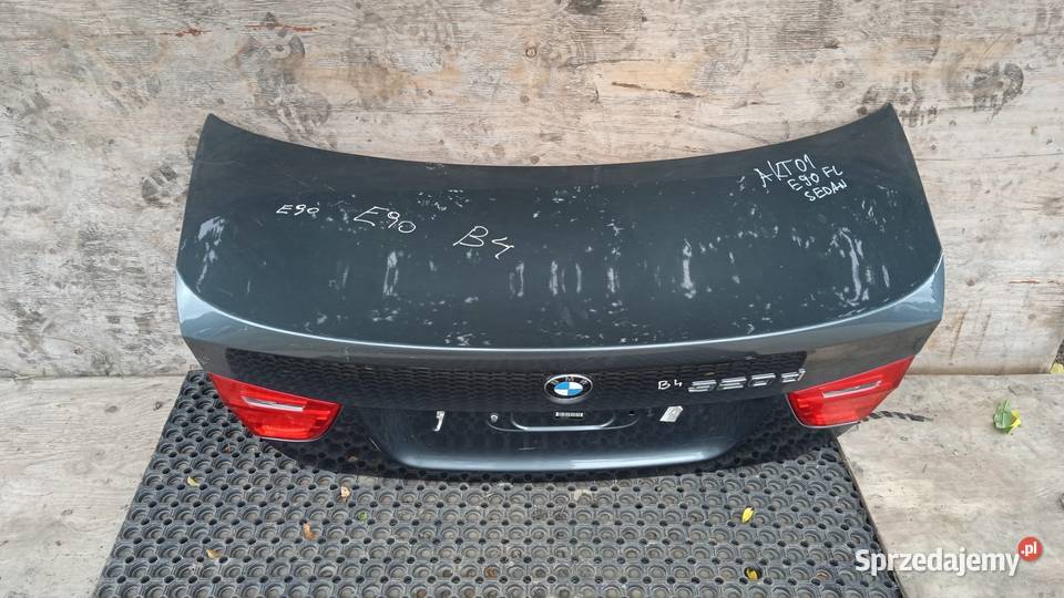 BMW E90 FL SEDAN KLAPA TYŁ A81 osobowe Zbierkowo