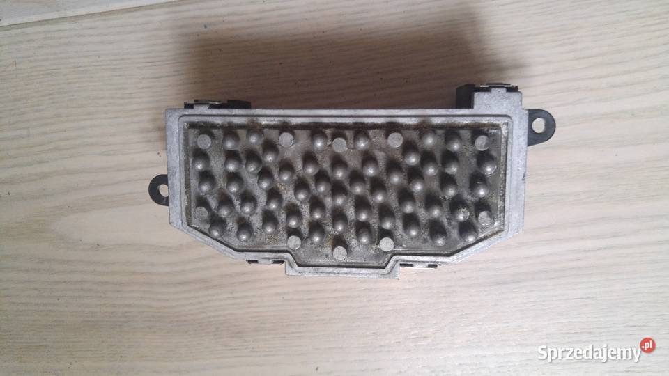 Rezystor opornik dmuchawy 3C0 907 521 F Audi VW Części samochodowe