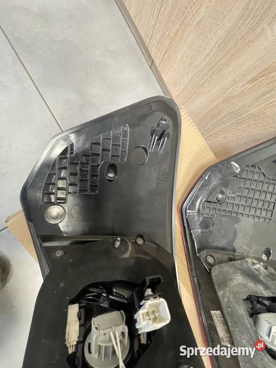 Toyota Avensis T29 lampa tył Kozubszczyzna