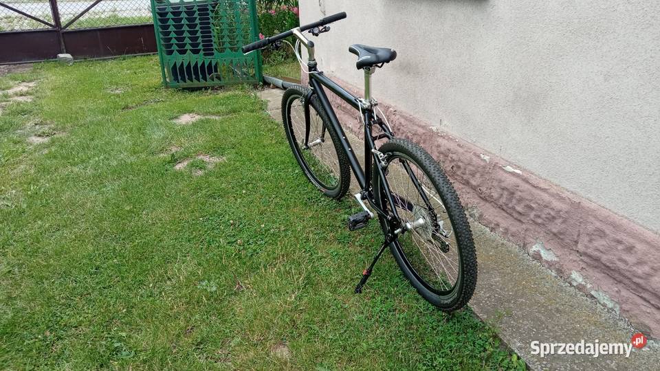 Rower MTB w czarnym macie na Shimano Altus CT90 Sidzina