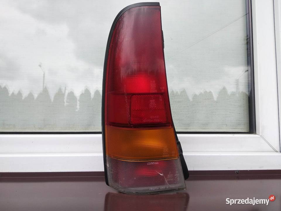 Nissan Primera P10 Y10 kombi lampa tył tylna Lampy tylne Sieradz