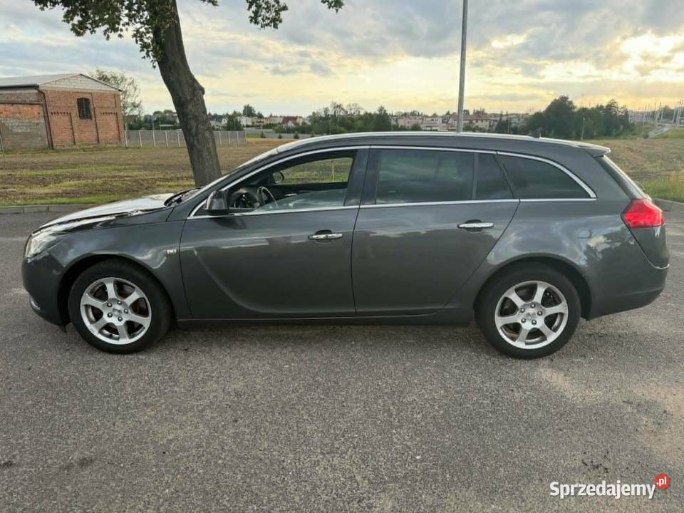 Opel Insignia 28 V6 Turbo 260 20092010 światła LED