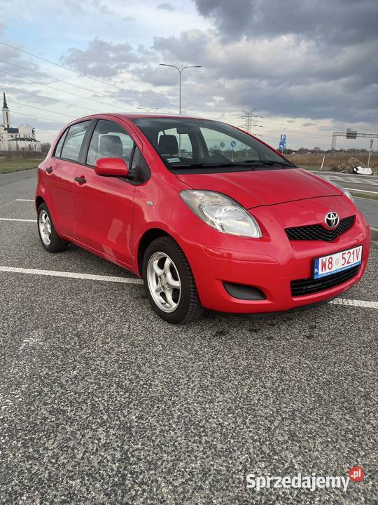 Toyota Yaris 133 niski przebieg Polski salon Yaris sprzedam