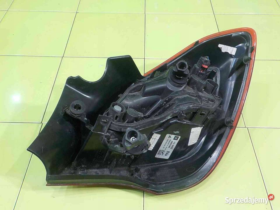 OPEL CORSA E 12 B 15r 3D lampa lewa tyl 13428455