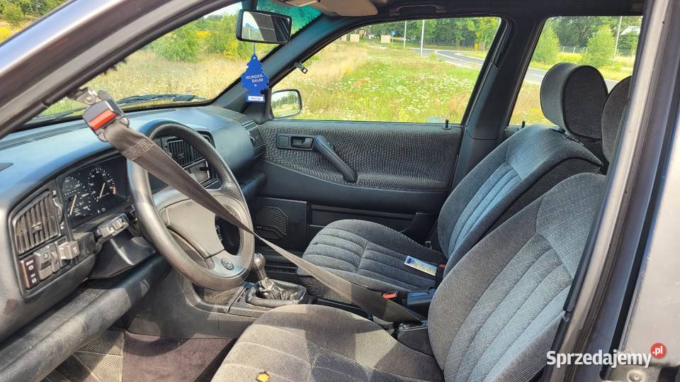 Volkswagen Passat B3 20 16V 9A GL automatyczne tempomat Tuszynek Majoracki