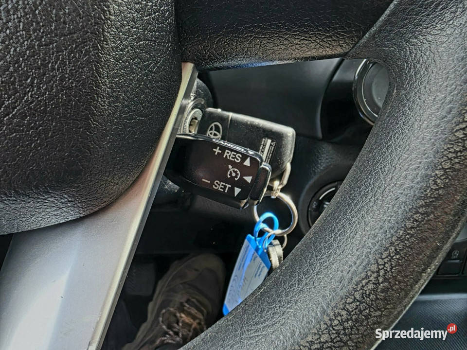 Toyota Hilux 24 D4D Doble Cab 150 4x4 Salon komputer pokładowy Hilux Skępe