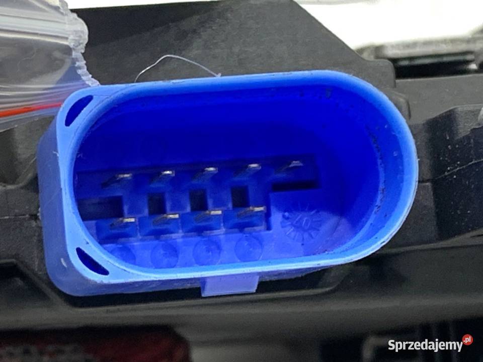 ZAMEK DRZWI PRAWY PRZÓD VW GOLF V Kombi osobowe podkarpackie