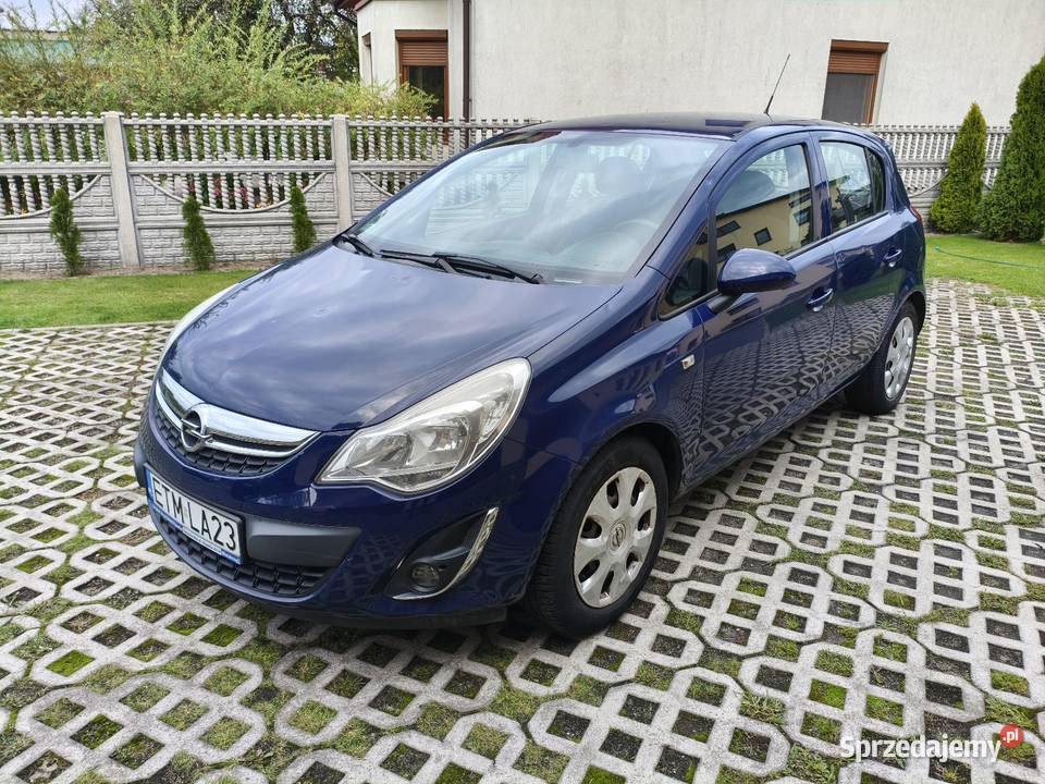 Opel Corsa 12 LPG 2011 Rok produkcji 2011 Glinnik sprzedam