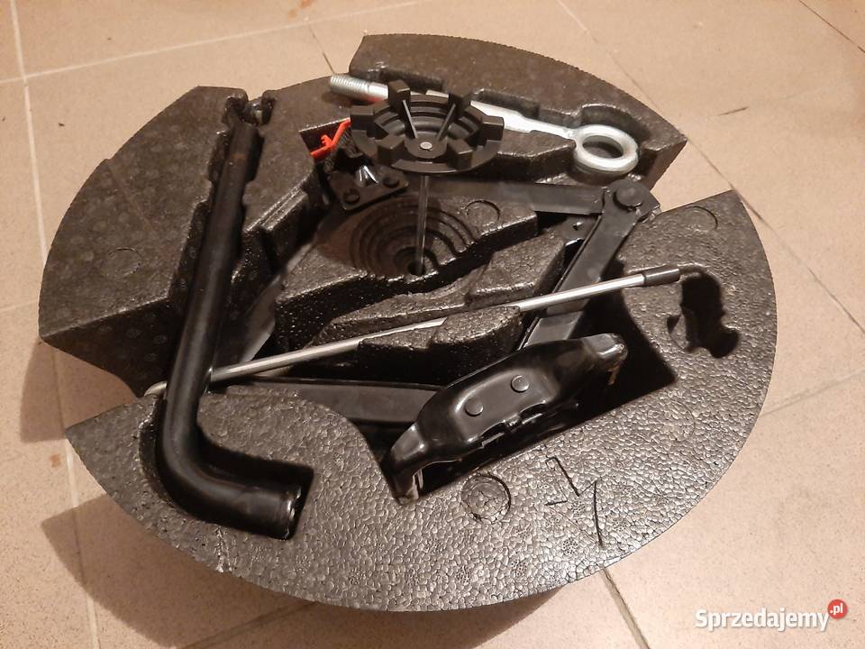 Volvo lewarek wkład styropian w koło zapasowe Pozostałe Lublin