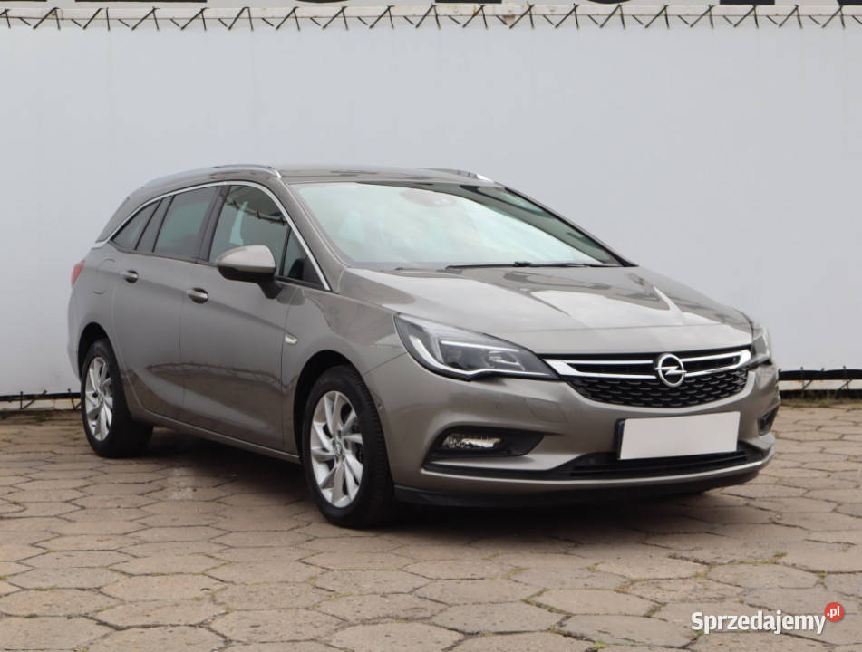 Opel Astra 14 T asystent parkowania