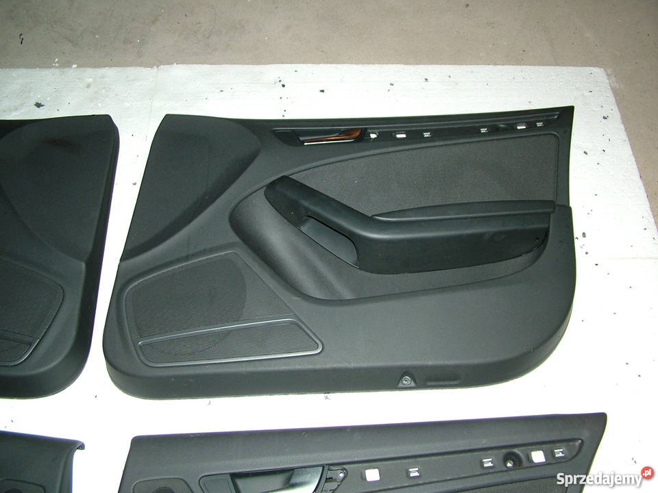 AUDI A4 B8 Tapicerka drzwi tył lewa prawa