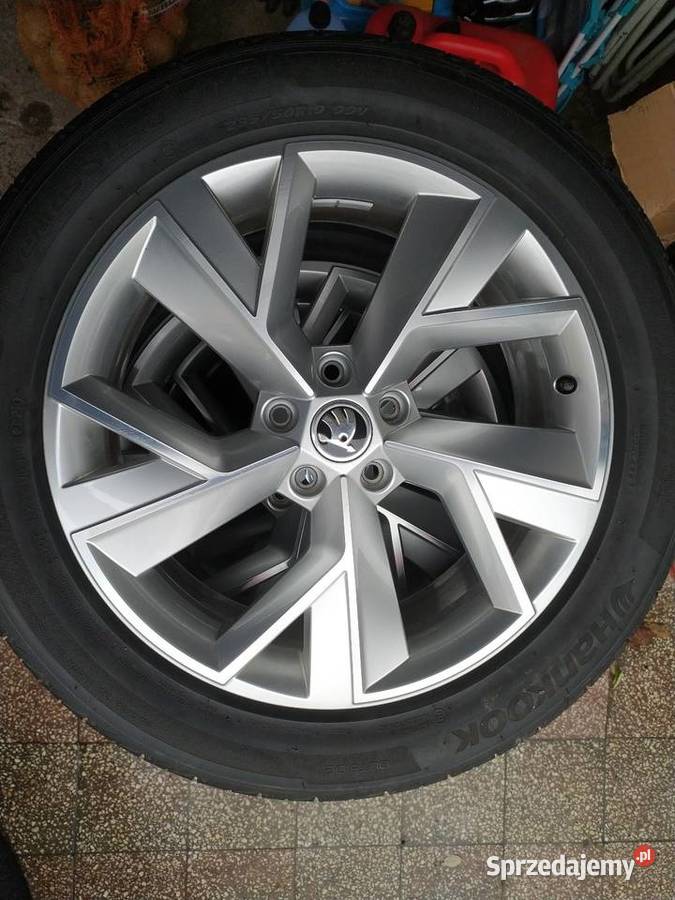 Oryginale felgi Skoda Triglav 19 opony letnie pomorskie Bytów
