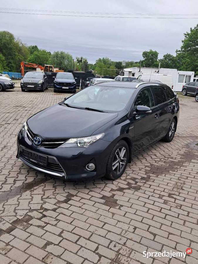 Toyota Auris Hybrid 2014 4/5 sprzedam