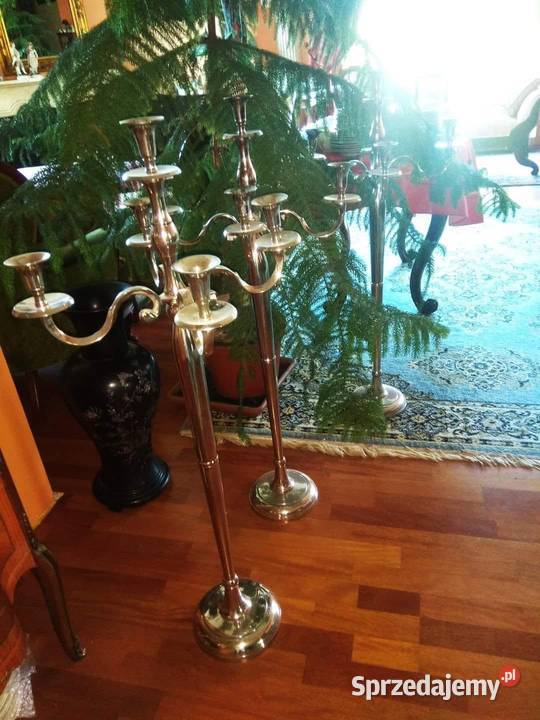 Świecznik w srebrnym kolorze Stojący rozkrecany Pozostałe Gdańsk