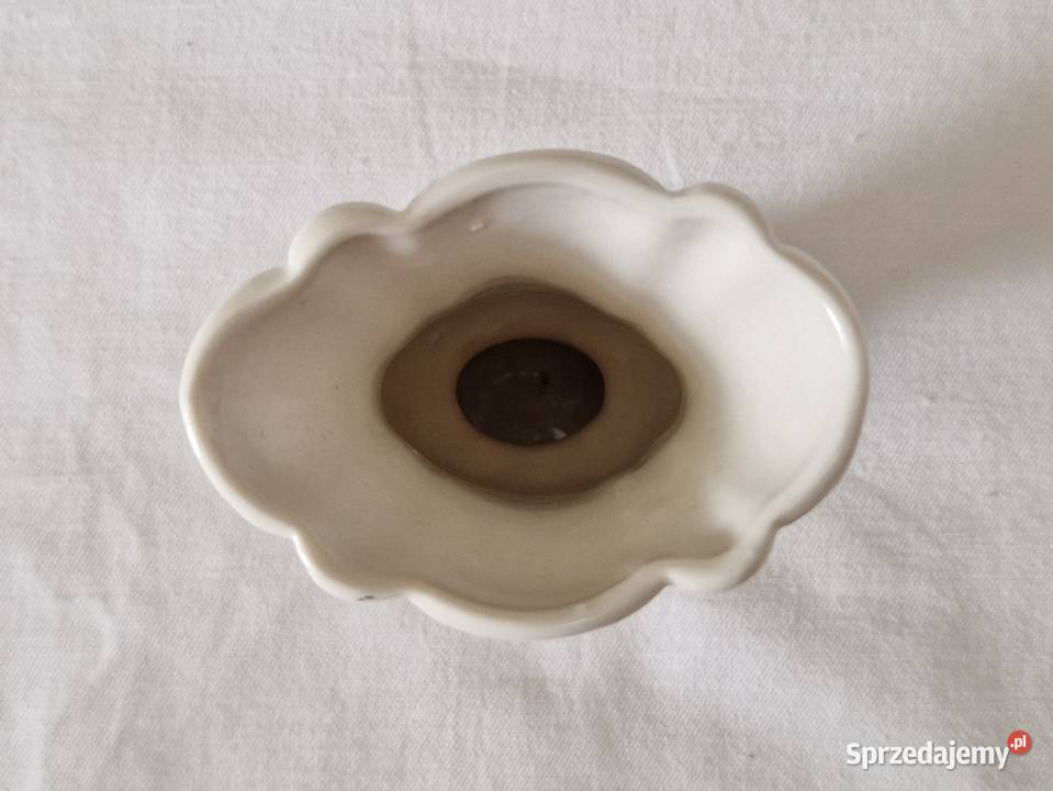 Płaski owalny porcelanowy wazonik Warszawa