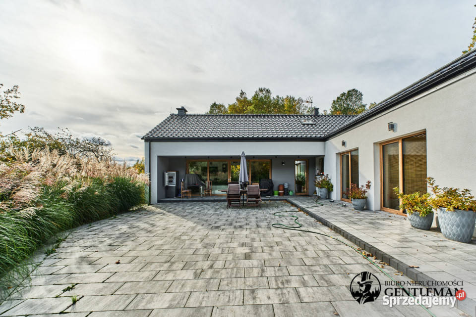 sprzedaży domu wolnostojącego Kostkowo 250m2