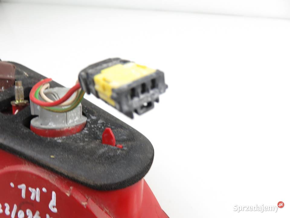 LAMPA PRAWA TYLNA KLAPA PEUGEOT 607 9D 9U