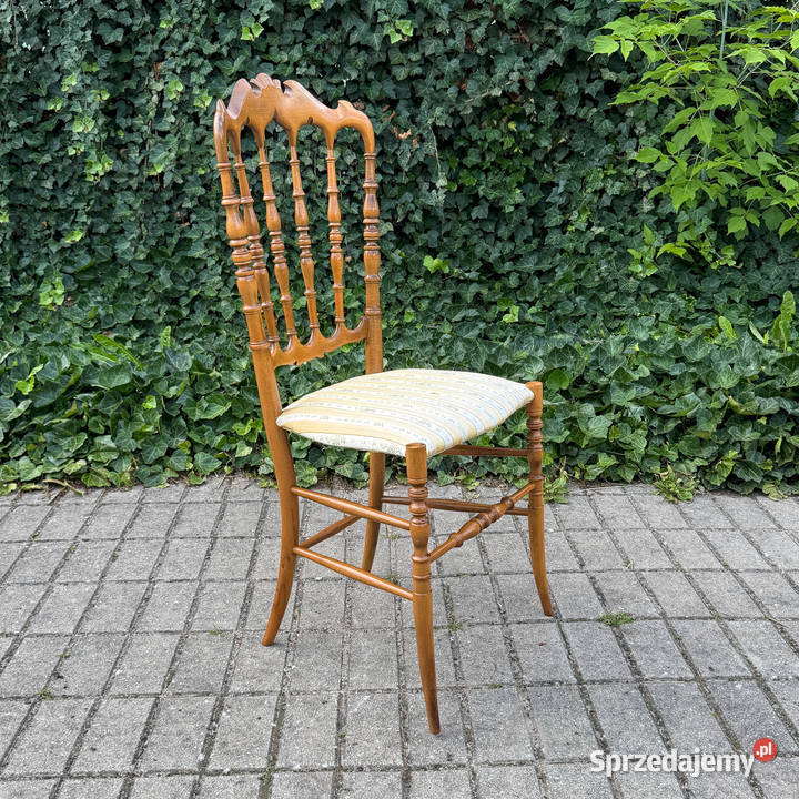 Stylowe Krzesło Ludwik Filip Klasyczna elegancja Dobrzany