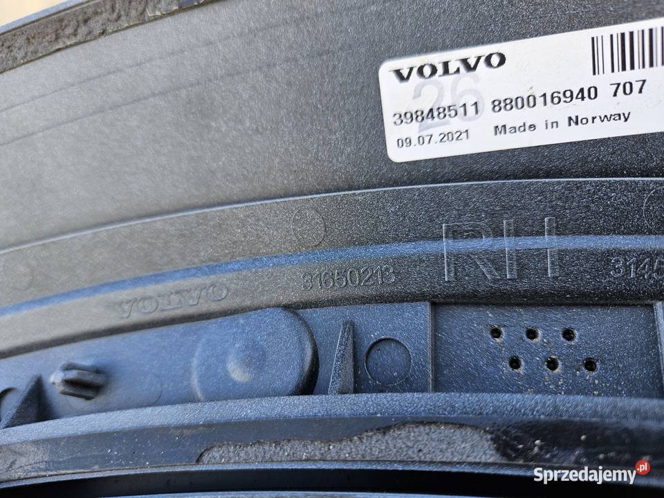 VOLVO XC60 II LISTWA ZDERZAKA PRAWY PRZÓD PRAWA Motoryzacja Międzychód
