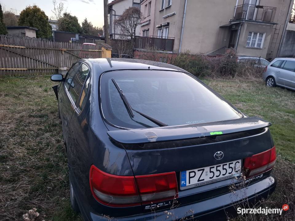 Toyota Carina uderzona z przodu benzyna Carina Poznań