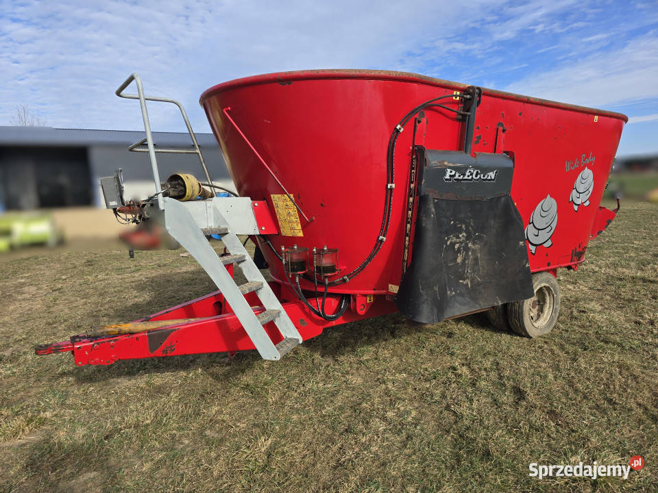 Wóz paszowy PEECON VMW 130 2016 r 13 m3 niski Włosty