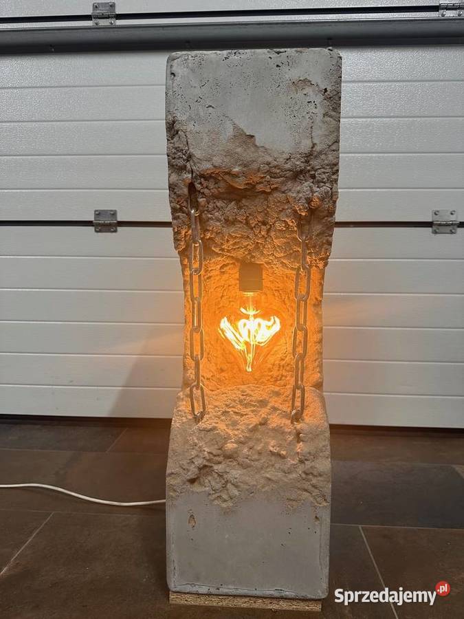 Lampa z betonu Tychy