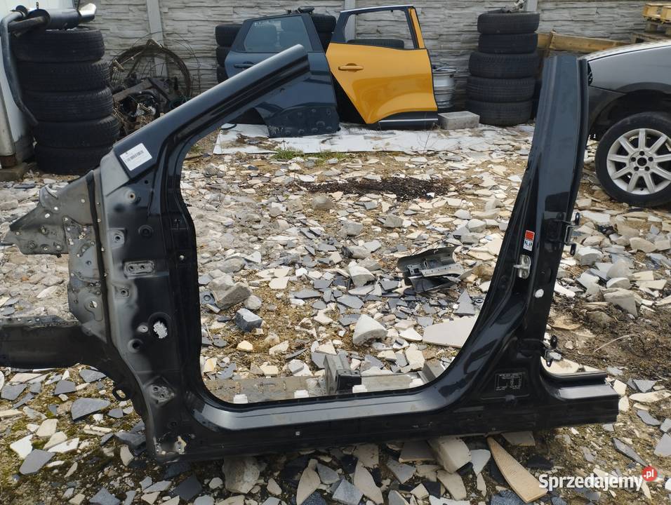 Próg lewy podłużnica słupek środkowy Suzuki sx4 Sieradz sprzedam