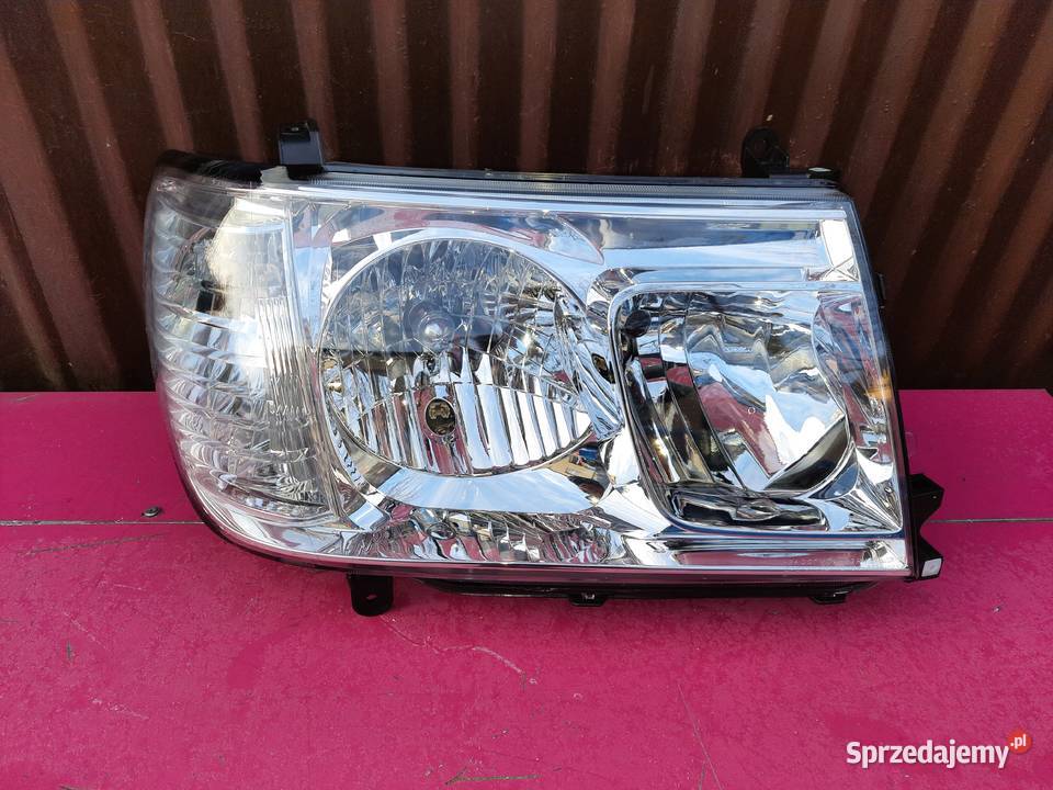 Toyota land cruiser f100 05r lampa przednia osobowe Pruszków