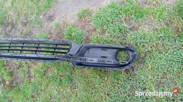 Dolna kratka Chrysler Town Country Lower Grille Lisia Góra