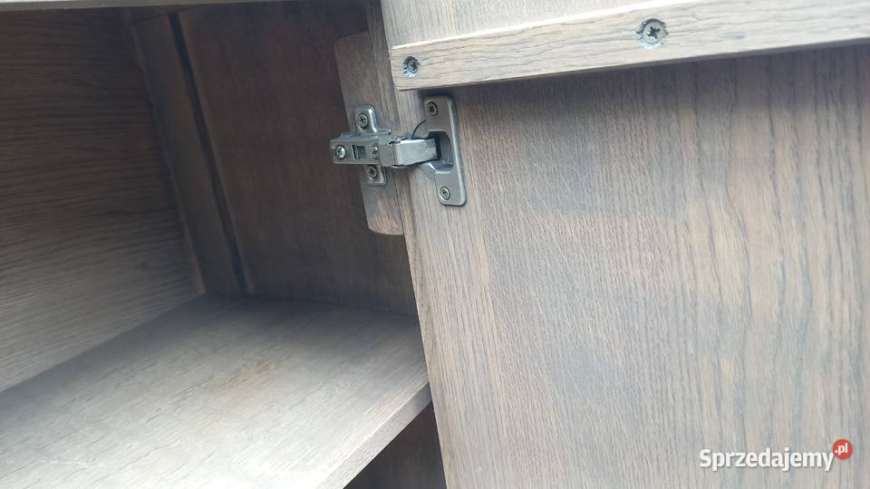 Witryna dębowa z przesuwanymi szklanymi drzwiami Gawroniec