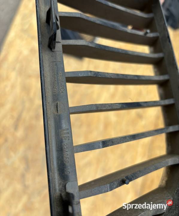 BMW E90 E91 E92 nerka atrapa grill prawa Międzychód