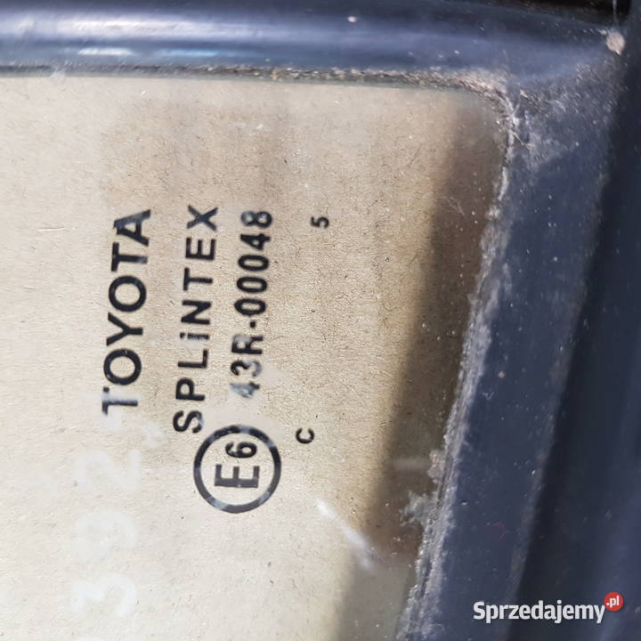 Szyba boczna drzwi tylnych prawa strona Toyota Rok produkcji 2005
