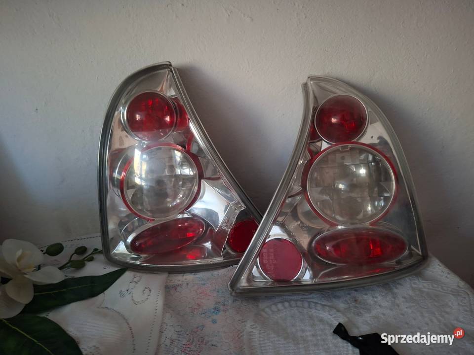 Lampy lexus stylesexu Clio 2 osobowe Lampy tylne Baczyna sprzedam