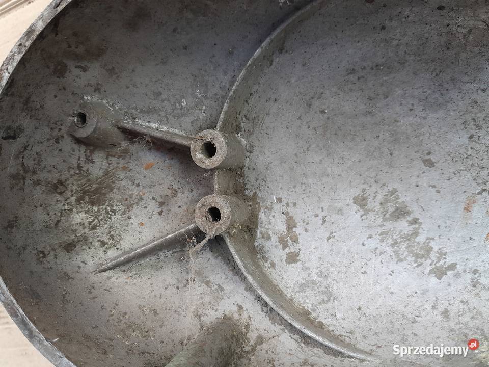 Wfm dekiel silnika Świerzawa
