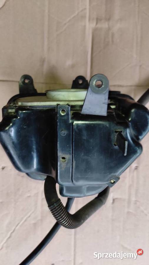 Suzuki Intruder 800 obudowa filtra powietrza