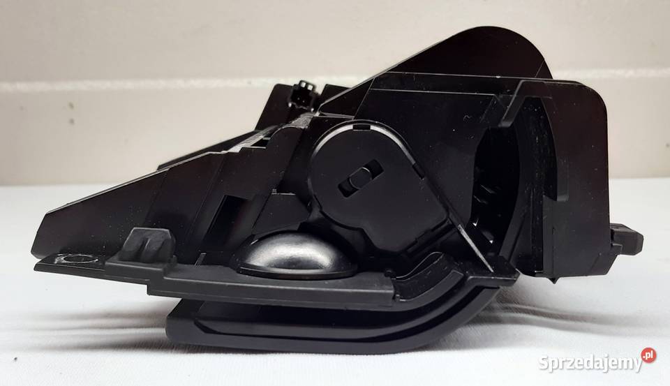 POPIELNICZKA AUDI A4 B7 8E0857951