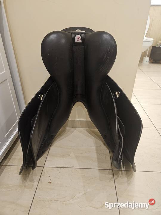 Syndyk sprzeda siodło marki Bates z systemem Gdynia