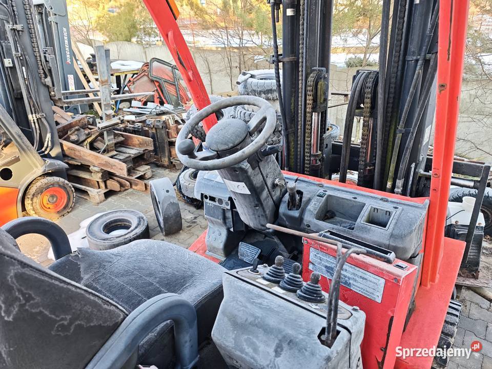 Wózek widłowy Nissan UD02A25PQ 2500 LPG Triplex Suchedniów