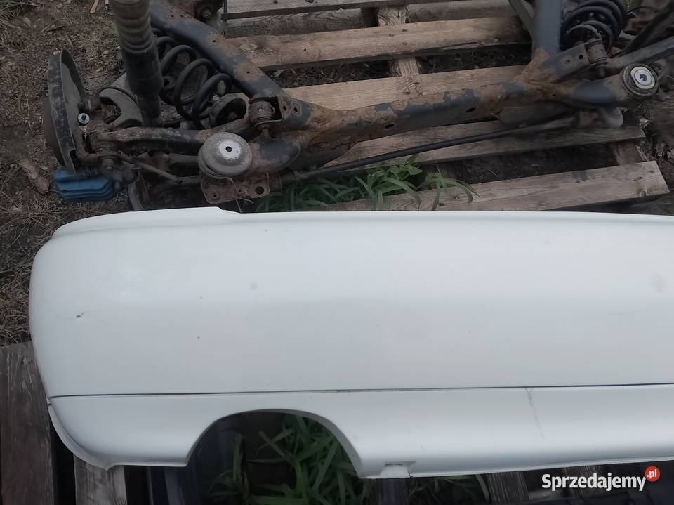Zderzak tylni audi a4 b5 sedan biały ly9g Wyrzysk